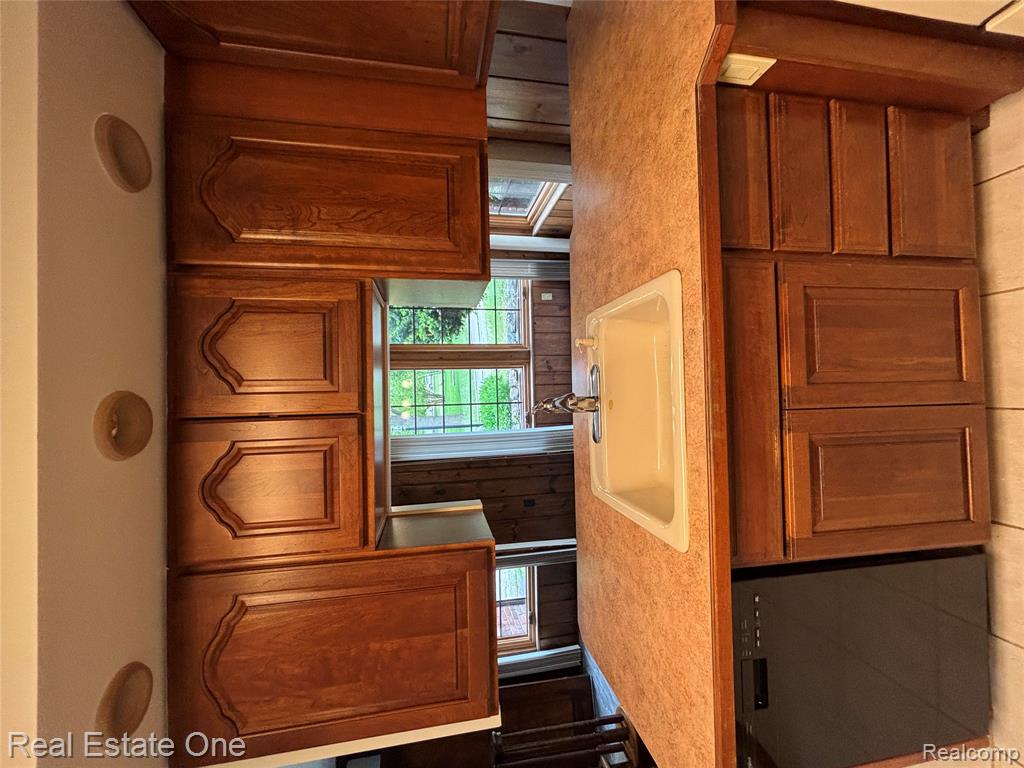 109 W Kennett Road, Pontiac, MI 48340 — Photo 6