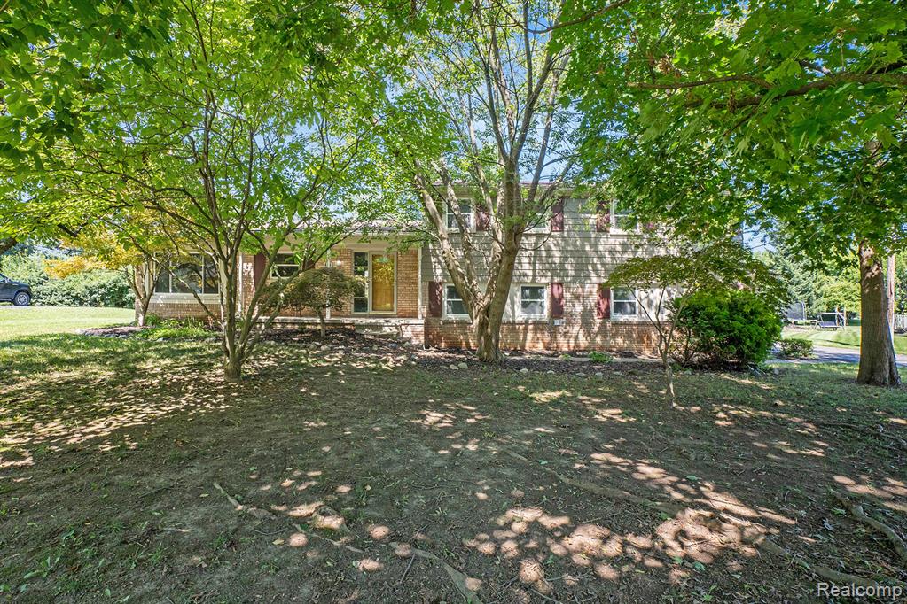 4516 Kevin Court, West Bloomfield, MI — Photo 3