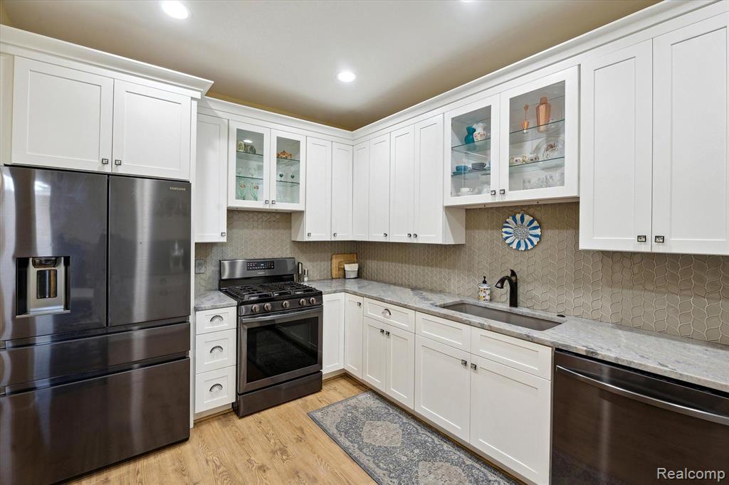 31187 LIVINGSTON Drive, Novi, MI 48377 — Photo 7