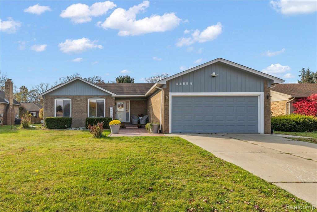 40217 LANGTON Drive, Sterling Heights, MI 48310 — Photo 2