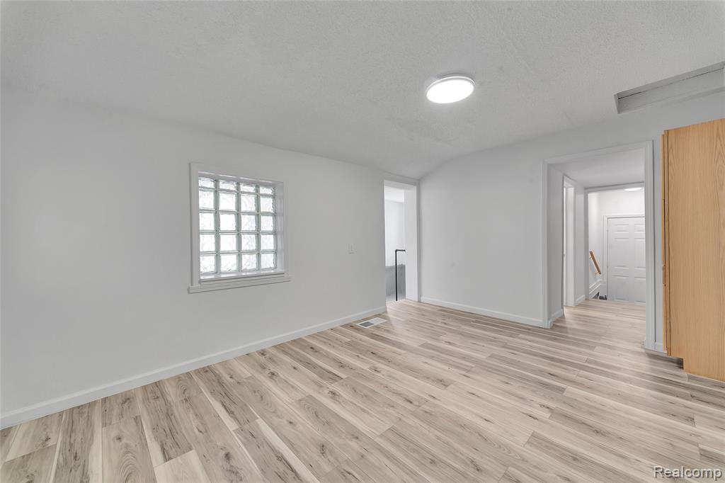 20885 Westview Avenue, Ferndale, MI 48220 — Photo 29