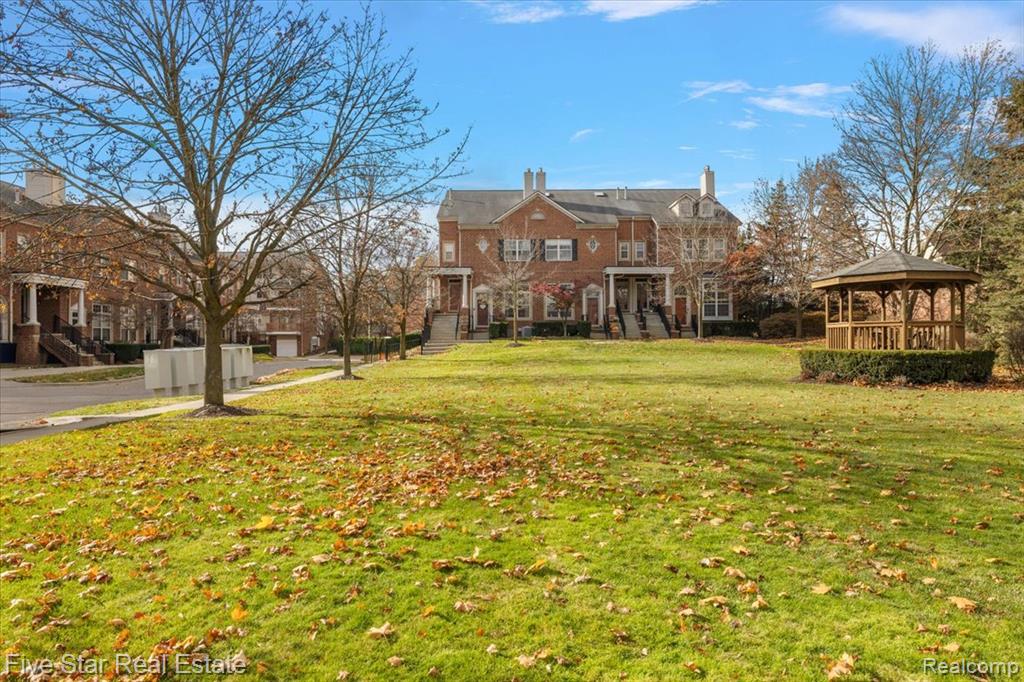 16924 Farmington Road, 93, Livonia, MI 48154 — Photo 16