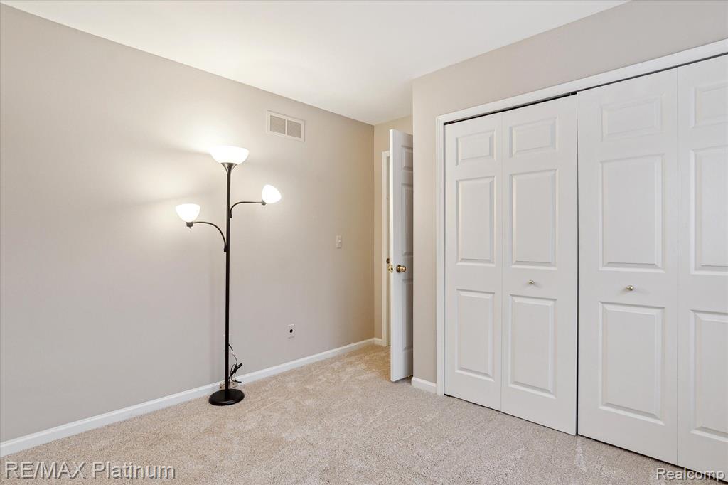 4823 FAIRWAYS Drive, Brighton, MI 48116 — Photo 37