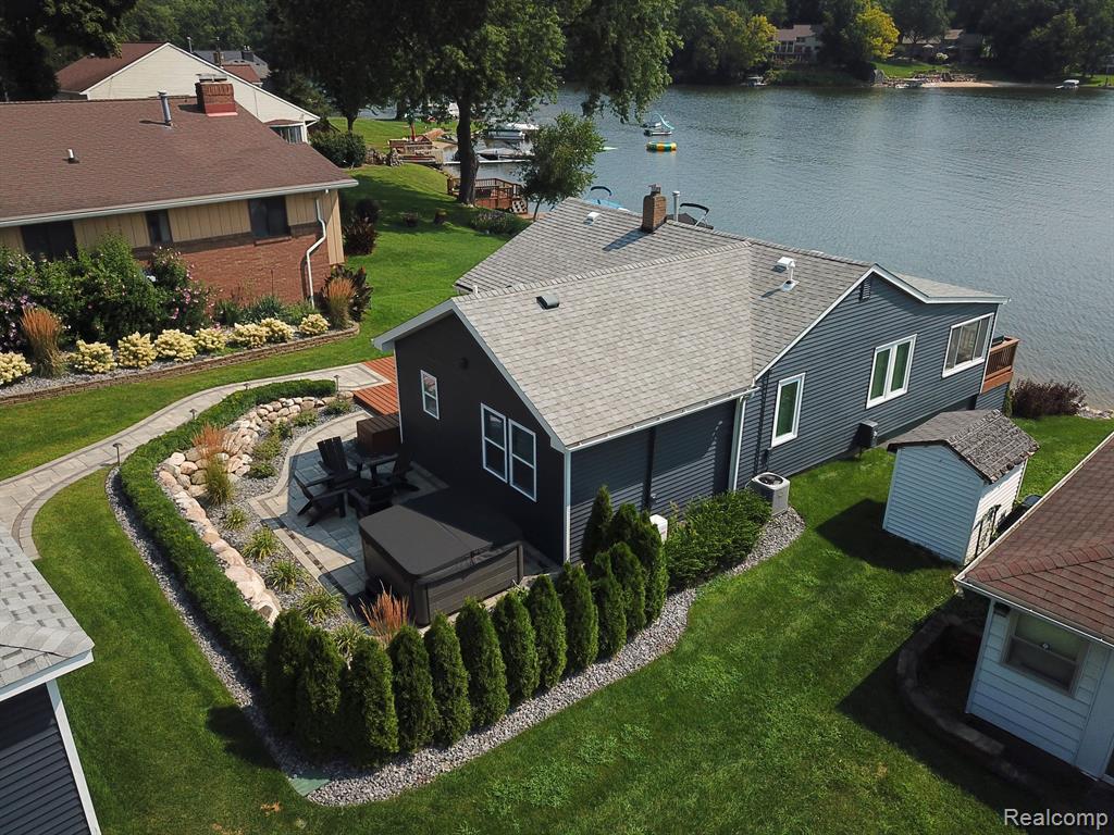 8453 WOODLAND SHORE Drive, Brighton, MI 48114 — Photo 23