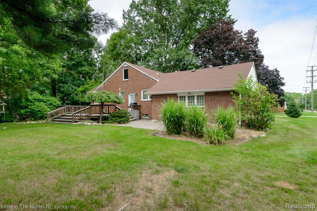 9205 Rocker Avenue, Plymouth, MI 48170 — Photo 39