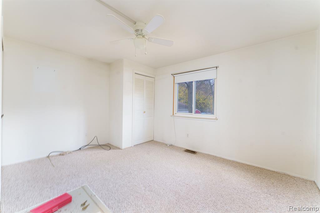 985 TIERNEY, Highland, MI 48356 — Photo 11