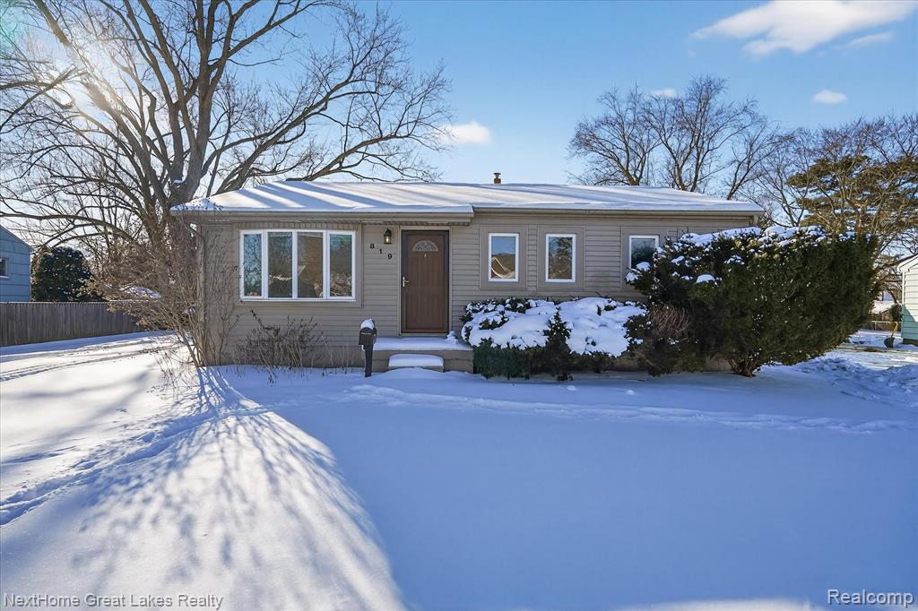 819 Southwood Drive, Fenton, MI 48430 — Photo 3