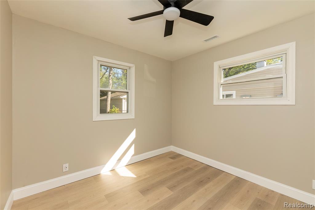 932 Mace Avenue, Madison Heights, MI 48071 — Photo 9
