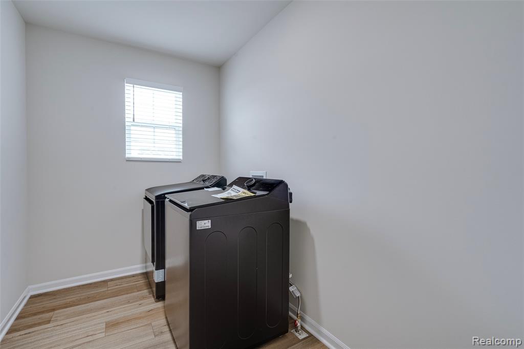 4568 Paradise Parkway, Milford, MI 48381 — Photo 39