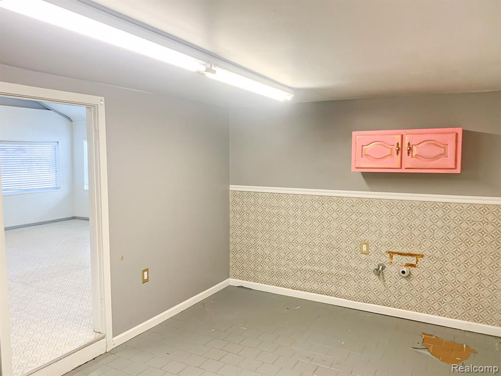 5357 FENTON Road, Grand Blanc, MI 48507 — Photo 6
