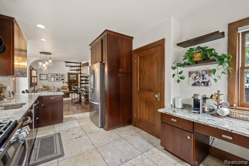 902 E 6th Street, Royal Oak, MI 48067 — Photo 14