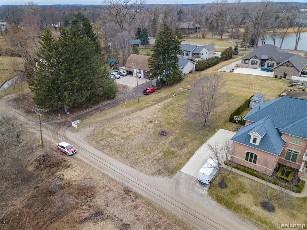 3733 CHRISTIE Lane, Shelby Twp, MI 48317 — Photo 2