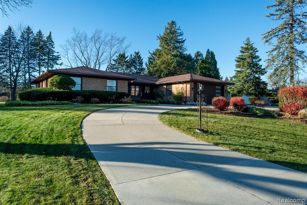 6865 FREDMOOR Drive, Troy, MI 48098 — Photo 3