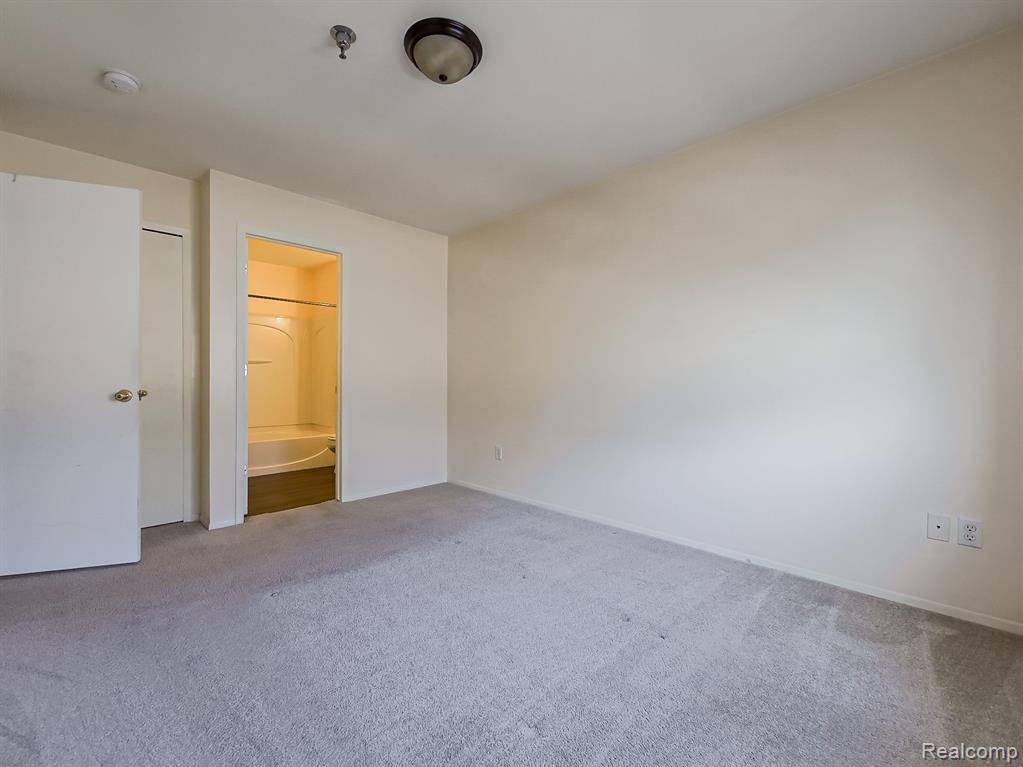 642 LYDIA Lane, Pontiac, MI 48341 — Photo 15