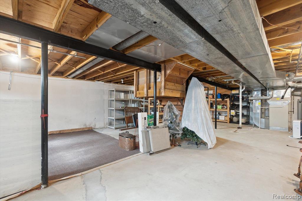 8150 FAWN VALLEY Drive, Clarkston, MI 48348 — Photo 39