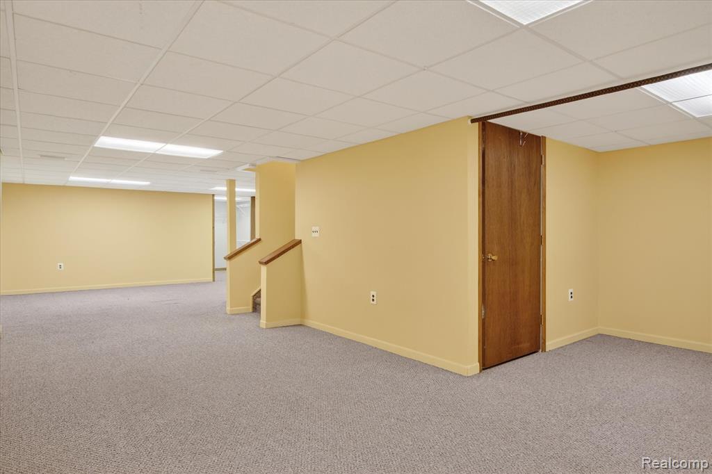 4364 S Meadow Drive, Waterford, MI 48329 — Photo 41