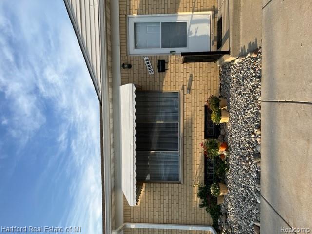 50046 Helfer Boulevard, Wixom, MI 48393 — Photo 2
