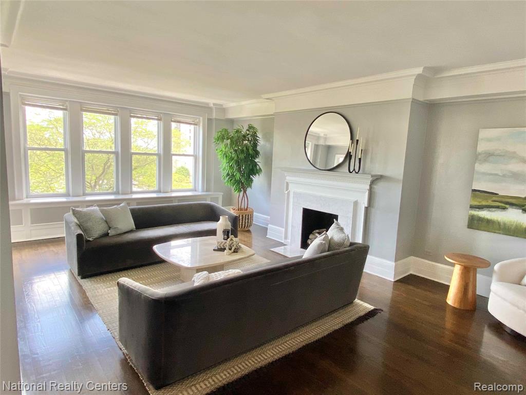 8120 #3G E Jefferson Avenue, Detroit, MI 48214 — Photo 2