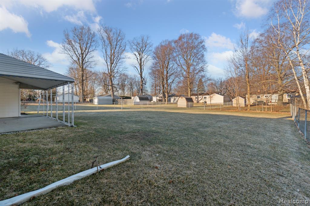4240 BRISTOLWOOD Drive, Flint, MI 48507 — Photo 14