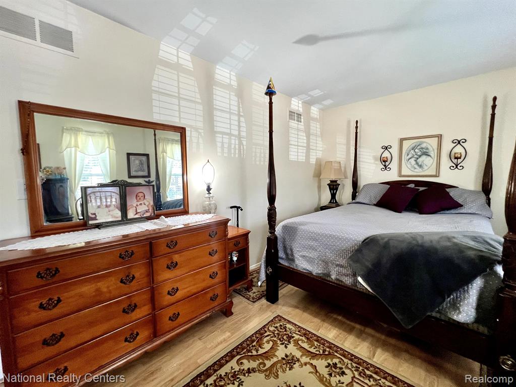 24584 BASHIAN Drive, Novi, MI — Photo 18