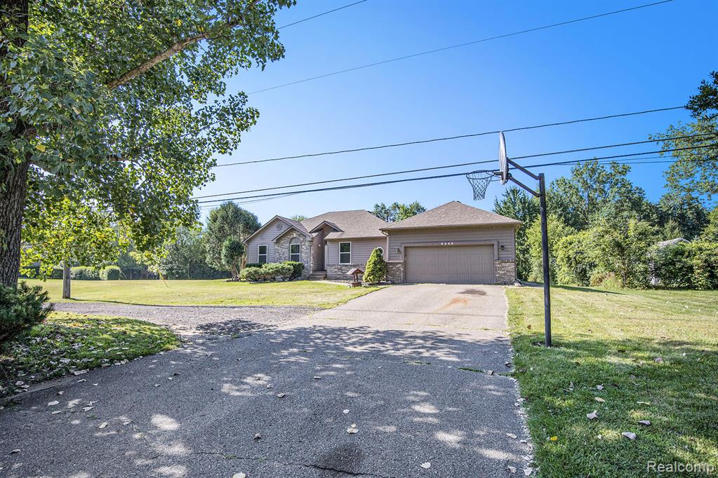 9243 Andersonville Road, Clarkston, MI — Photo 2