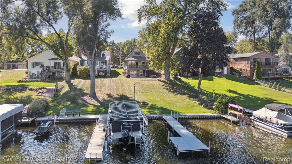 688 Wolverine Drive, Walled Lake, MI 48390 — Photo 2