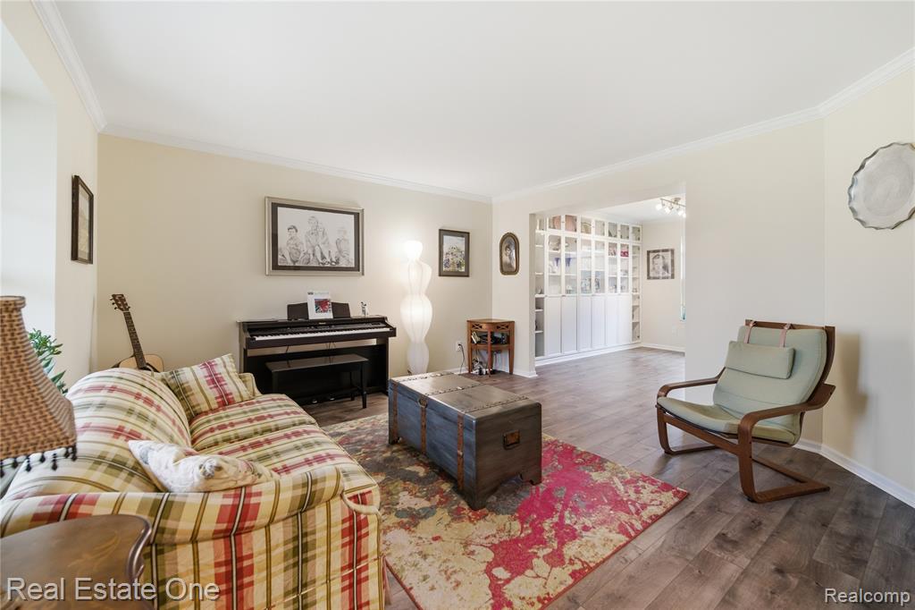8135 Kimble Drive, Pinckney, MI 48169 — Photo 4