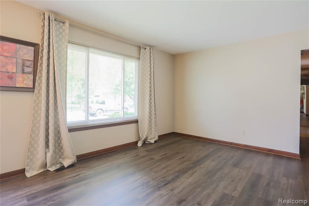 40755 Oakwood Court, Clinton Twp, MI 48038 — Photo 13
