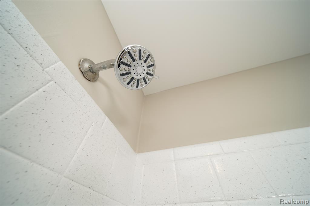 51784 Julies Drive, Clinton Twp, MI 48047 — Photo 52
