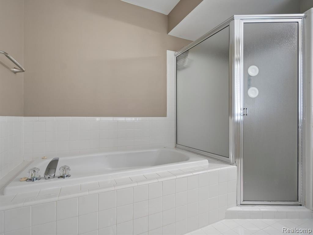 4979 SOMERTON Drive, Troy, MI 48085 — Photo 26