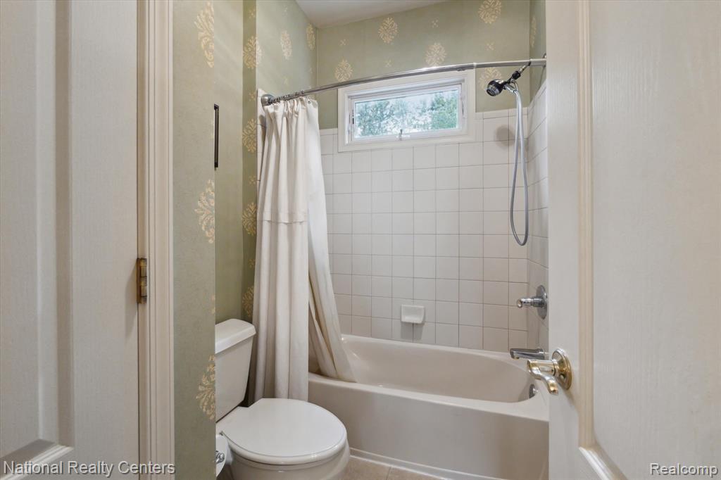 47769 Aberdeen Drive, Novi, MI — Photo 38
