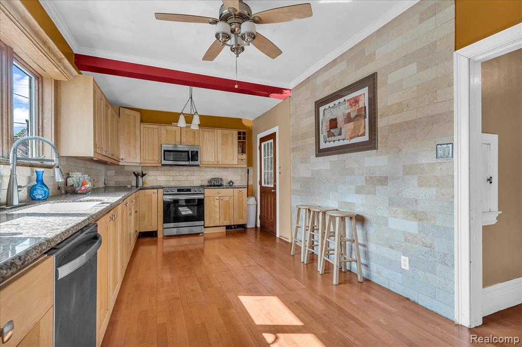 740 Pingree Street, Detroit, MI 48202 — Photo 15