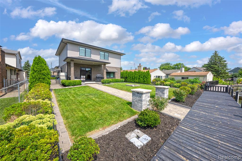 39611 Lakeshore Drive, Harrison Township, MI — Photo 37