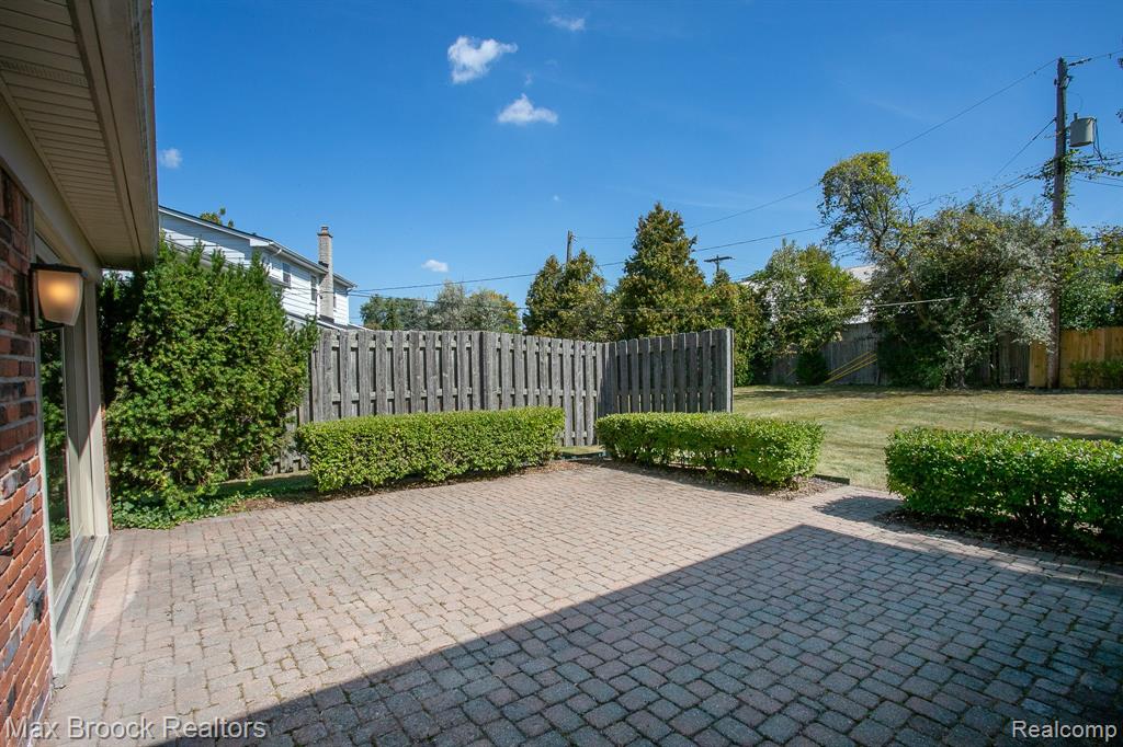 4298 Cherrywood Drive, Troy, MI 48098 — Photo 45