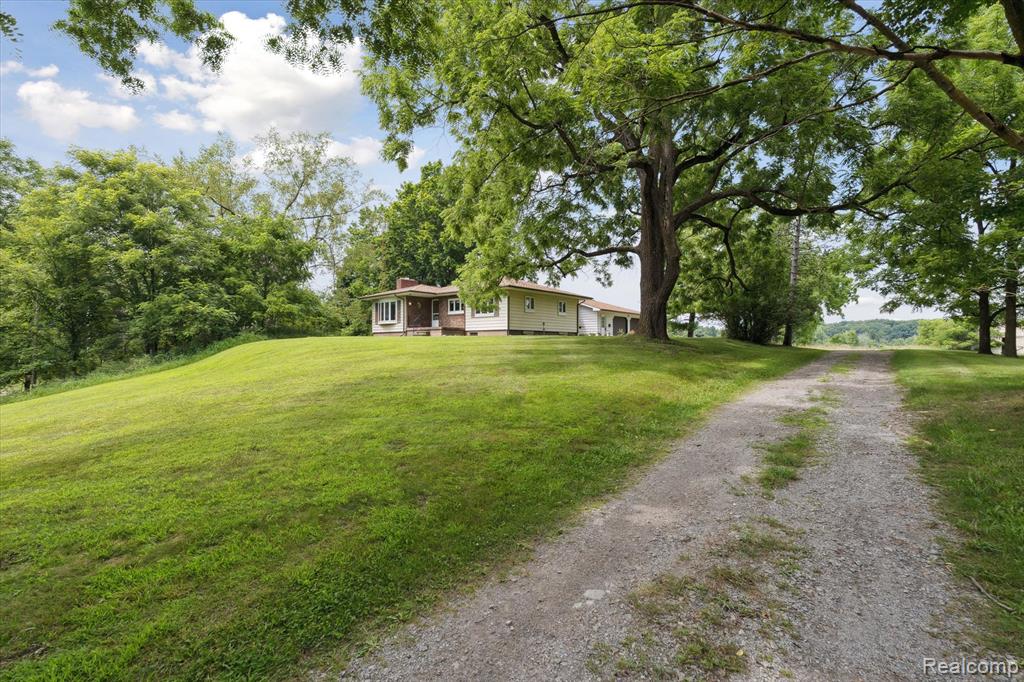 7467 McCandlish Road, Grand Blanc, MI 48439 — Photo 5