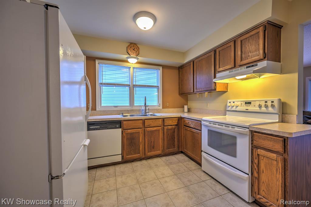 5806 KING JAMES, Waterford, MI 48327 — Photo 16