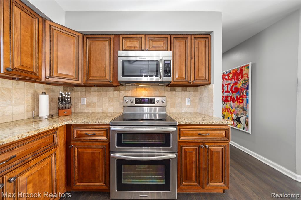 5547 MAPLE LEAF Court, West Bloomfield, MI — Photo 17