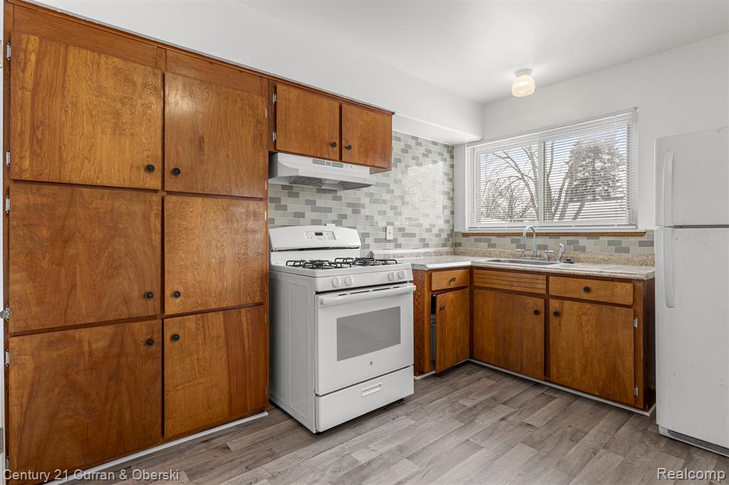 4994 Campbell Street, Dearborn Heights, MI 48125 — Photo 15