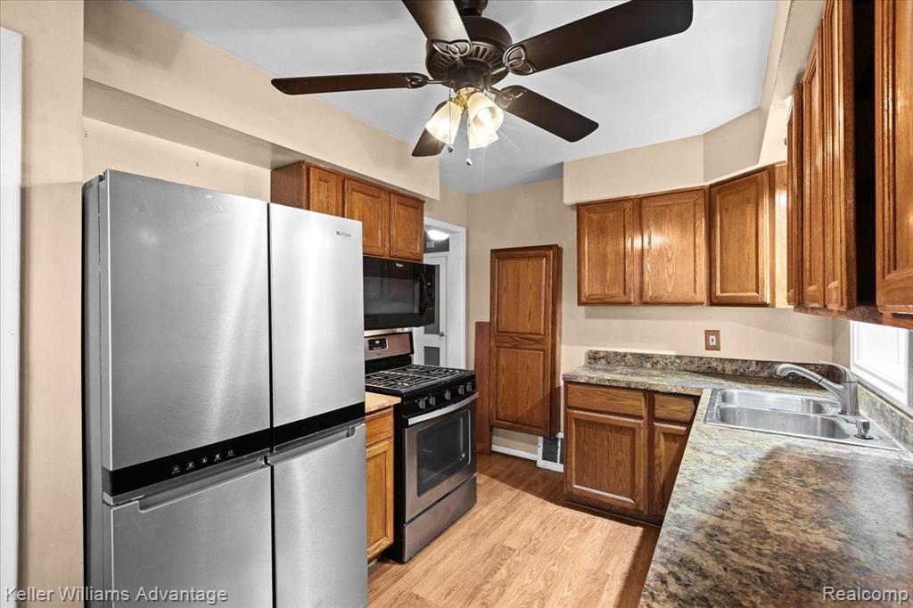 12931 Grayfield Street, Detroit, MI 48223 — Photo 8