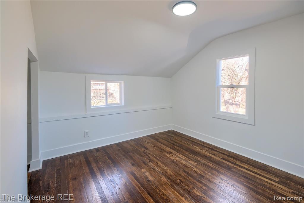5447 Sitka Street, Burton, MI 48519 — Photo 31