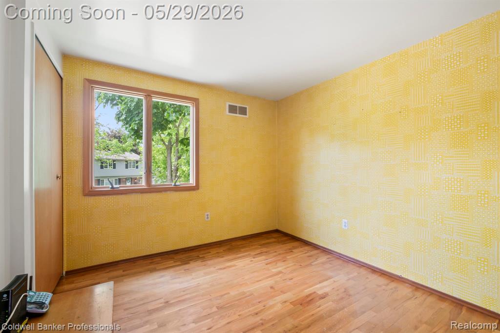 9310 Oakcliffe Drive, Plymouth, MI 48170 — Photo 35