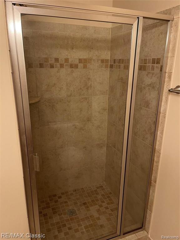 530 RED OAK Court, Walled Lake, MI 48390 — Photo 12