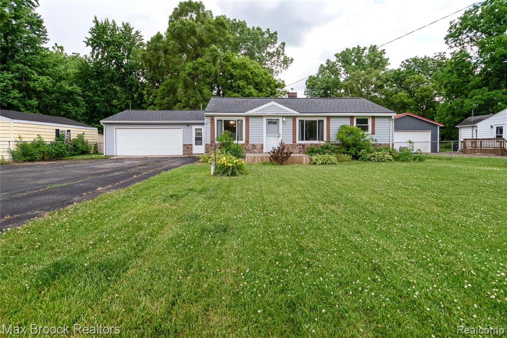 6479 Webb Drive, Flint, MI 48506 — Photo 4
