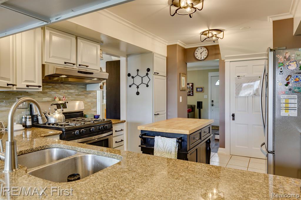 620 W BRECKENRIDGE Street, Ferndale, MI 48220 — Photo 13