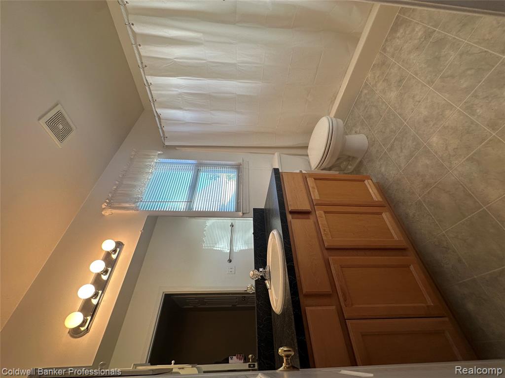 60 Old Carriage Lane, Lapeer, MI 48446 — Photo 4