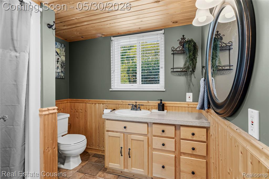 13435 Lakebrook Drive, Fenton, MI 48430 — Photo 17