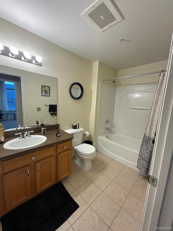 66 WINDER Street, 325, Detroit, MI 48201 — Photo 14