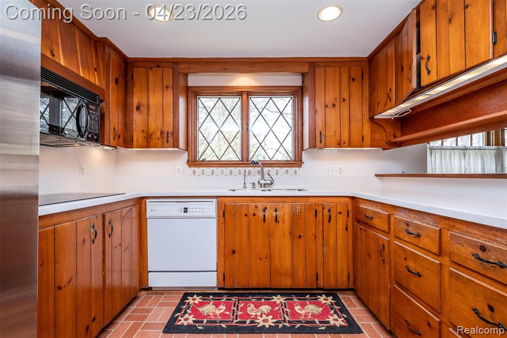 1895 West Bend Drive, Bloomfield Hills, MI 48302 — Photo 14