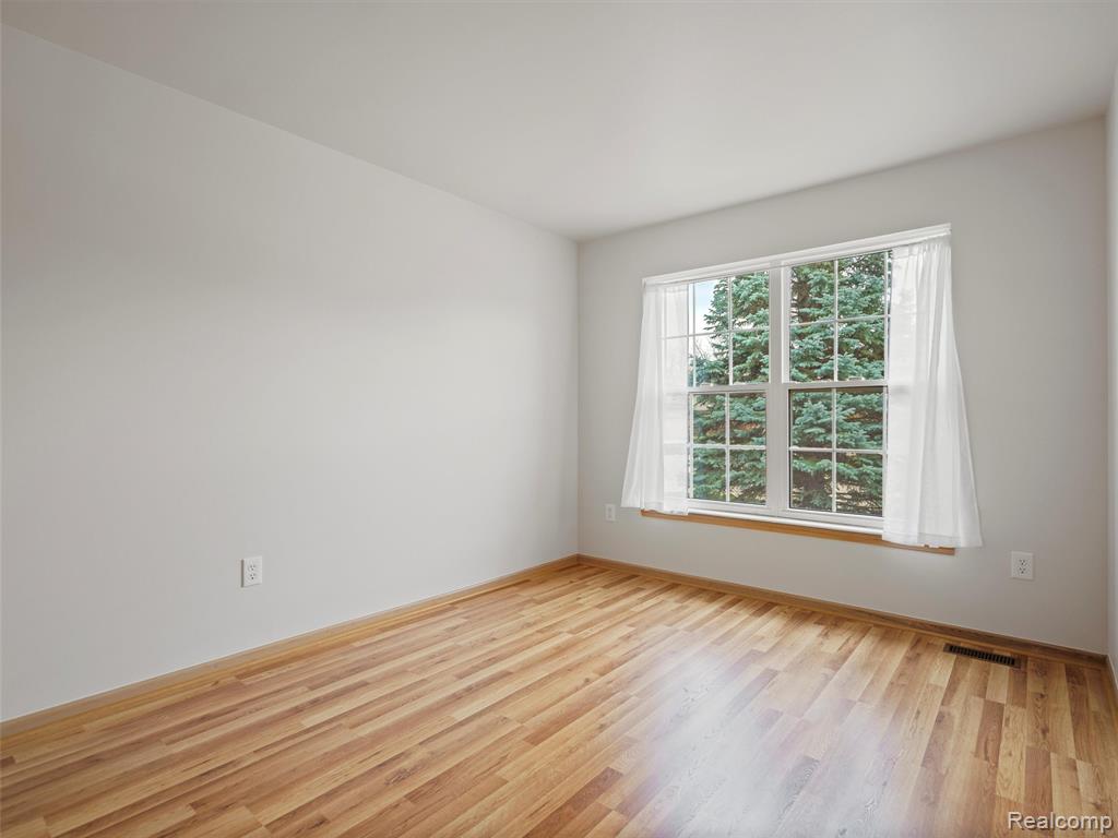 5716 Victory Circle, Sterling Heights, MI 48310 — Photo 16