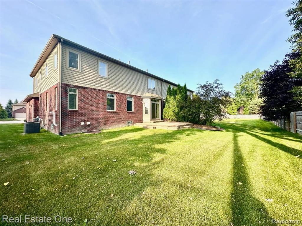 969 Grand Vista Court, Troy, MI 48085 — Photo 15